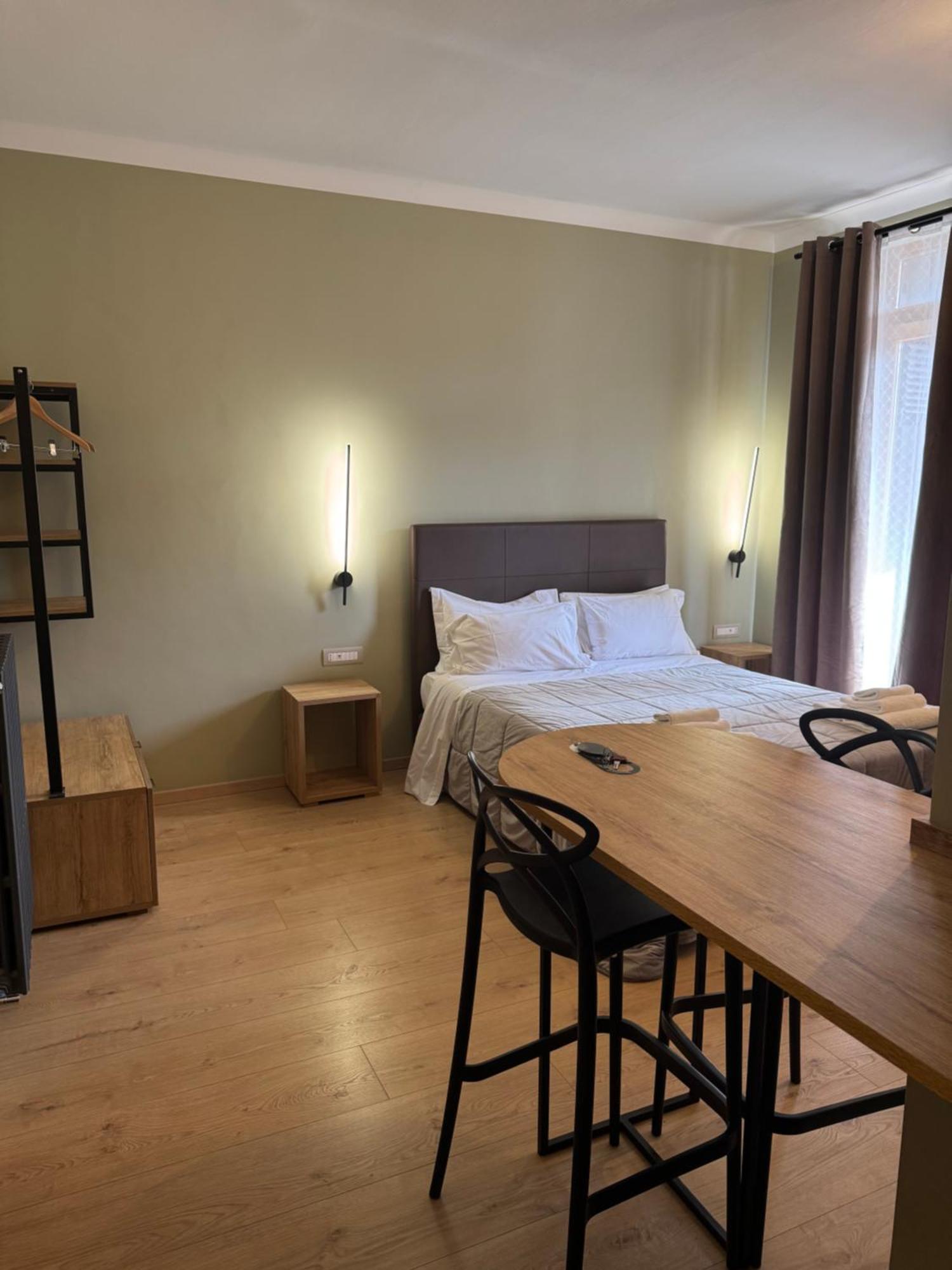 Manhattan Room & Suite バーリ エクステリア 写真